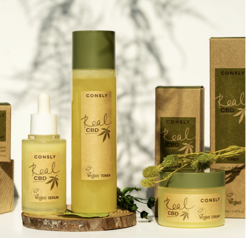 Consly Балансирующий крем с маслом конопли и ниацинамидом, Vegan «Real CBD» Balancing Purifine CBD Squalane Cream фото 4 Consly Балансирующий крем с маслом конопли и ниацинамидом, Vegan «Real CBD» Balancing Purifine CBD Squalane Cream фото 4