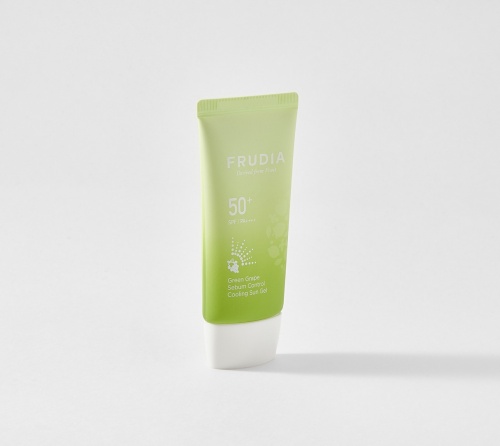 Frudia Солнцезащитный гель с зелёным виноградом  Green grape sebum control cooling sun gel SPF50+ PA++++ фото 5
