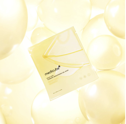 Medicube ������������ ����� � ���������, ��������� � � ������������, Kojic Acid Turmeric Brightening Gel Mask ���� 3