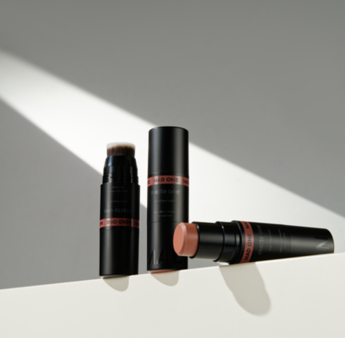MAD ONE �������������������� ���� ��� ����, ������� Soft Peach, 3-in-1 Face Stick Eyes+Lips+Cheeks ���� 8