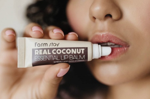 FarmStay       Real coconut essential lip balm  5