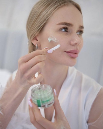 MEDIPEEL  -       Phyto CICA-Nol B5 calming drop gel cream  7