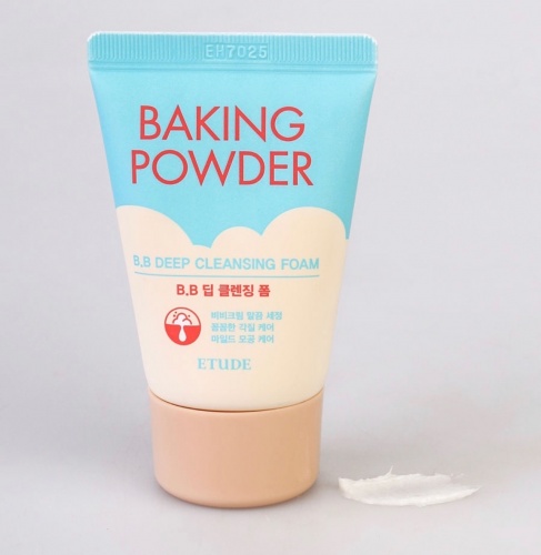 Etude House Пенка для умывания с содой мини  Baking powder B.B. deep cleansing foam фото 2