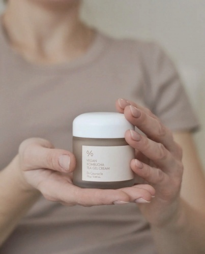 Dr.Ceuracle  -     Vegan kombucha tea gel cream  8