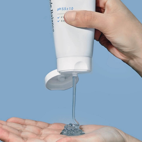 MEDIPEEL  -   c    , Glutathione Hyal Aqua Foaming Gel Cleanser  4