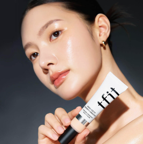 TFIT ˸���� ����������� ��������� �����, ������� C01 Porcelain, Radiance Fit Serum Foundation ���� 4